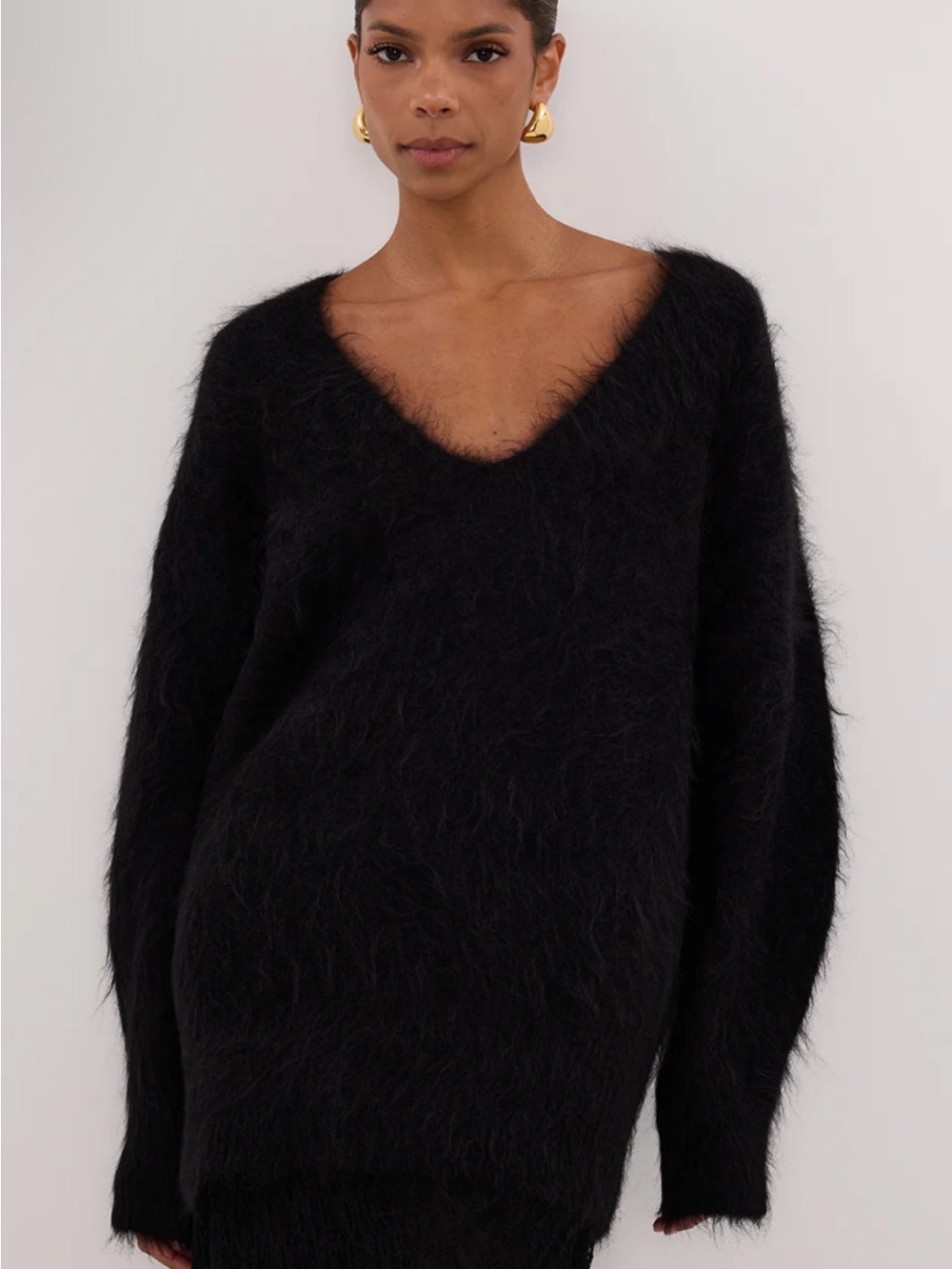 Diish Women's Black V-Neck Alpaca Sweater
